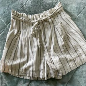NWT Soft & Flowy “American Eagle” tie shorts sz M